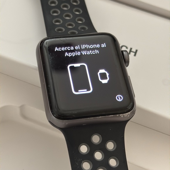 Apple Watch Series 3 42MM Aluminum case free cover - Picture 5 of 17